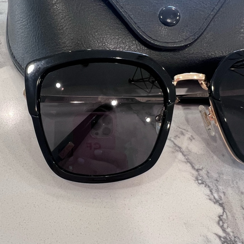 Diff Black Sunglasses - image 4